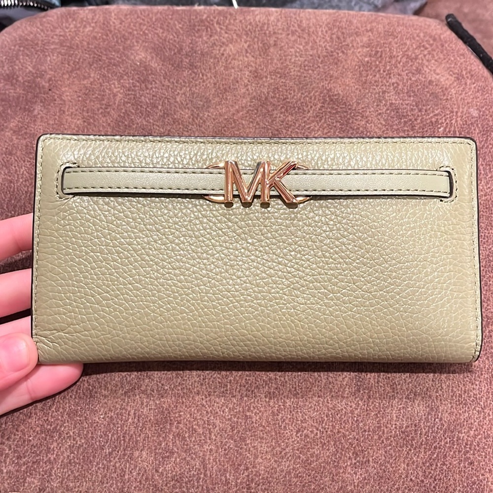 Michael Kors sage green wallet